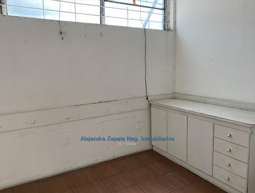 Local Comercial O Depósito En Villa Muñoz Con Doble Entrada