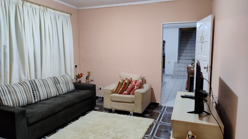 Casa Com 3 Quartos, 2 Banheiros, Salão De Festas Com Churrasqueira, Copa Cozinha, Sala Ampla E Edicula