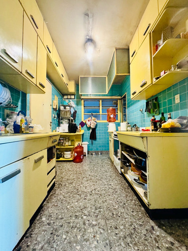 Departamento En Venta, Con Cocheras, A Reciclar!!! Recoleta.