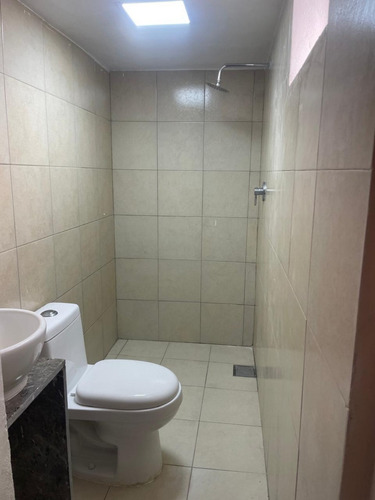 Azcapotzalco, Trabajadores De Hierro, Departamento Con Una Recamara Y Un Baño. Sin Estacionamiento En Renta.