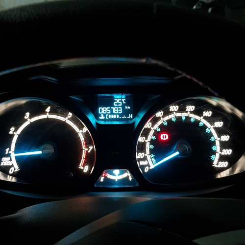 Ford Fiesta Kinetic Design Se 2014 86000 Dueño Directo