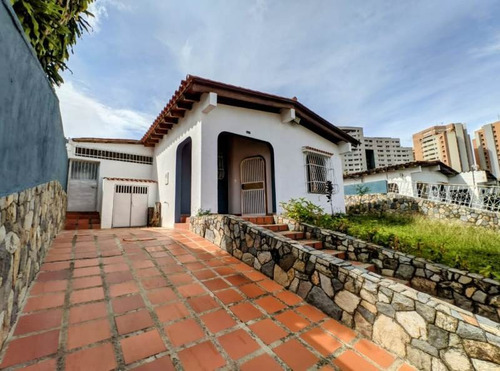 Francisco Manzanilla Vende Casa A Remodelar  En Parral Atc-915