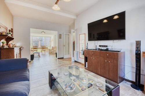 Imagen 6 de 30 de Impecable Casa En Venta Con 4 Dormitorios Mas Dependencia! Jardin Pileta Y Parrilla!
