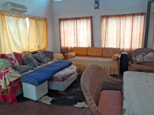 Casa En Venta - 2 Dormitorios 1 Baño - 5.000mts2 - Coronel Brandsen