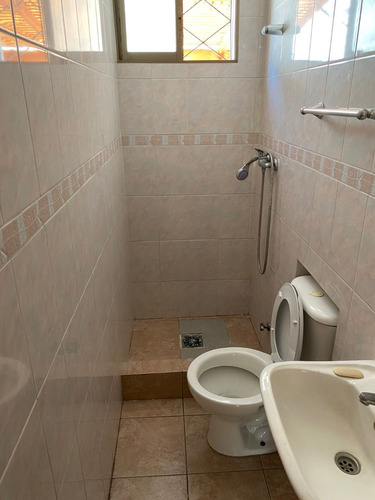 Casa Recien Remodelada En Una Tranquila Calle De La Reina