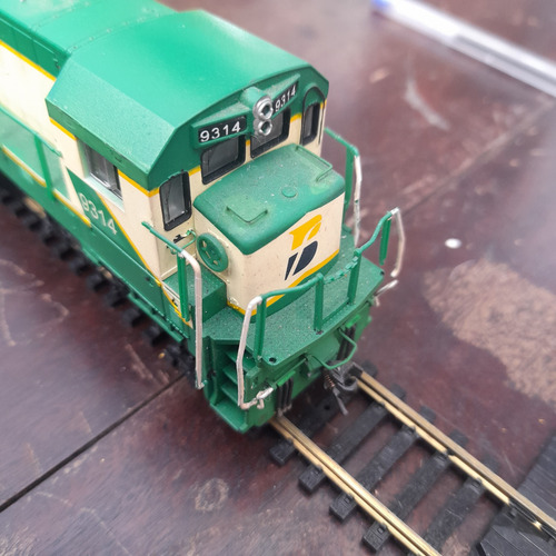 Imagem 5 de 9 de Locomotiva Ho Ge C30-7 Atlas, Carcaça Frateschi 9 Pol. /15