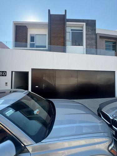 Casa En Venta, Lomas Verdes, 4 Recámaras.