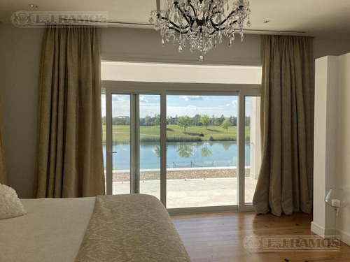 Imagen 17 de 24 de Casa En Venta - El Golf - Nordelta