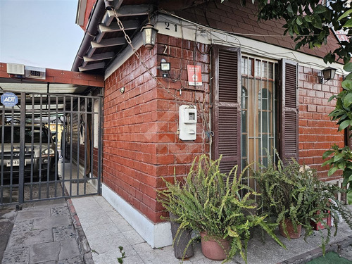 Casa En Venta De 4 Dorm. En Lo Prado