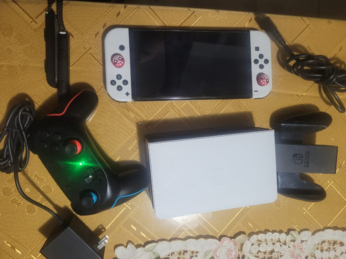 Nintendo Switch Oled Blanco 64gb Con Chip Más De 30 Juegos 288930 (Usado)