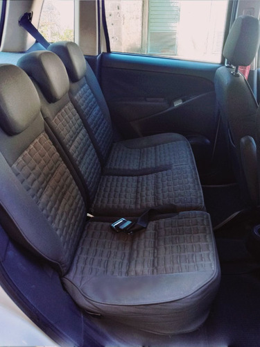 Imagem 8 de 11 de Fiat Idea 2014 1.8 16v Adventure Flex 5p