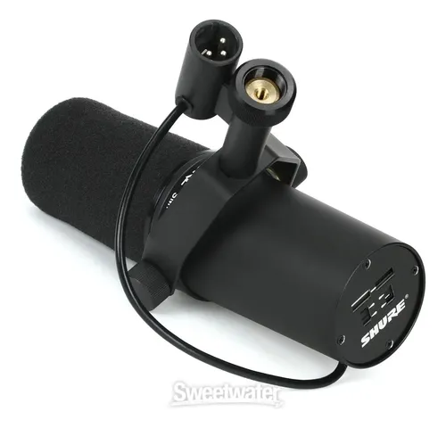 Microfone dinâmico Shure SM7B estúdio podcast preto som