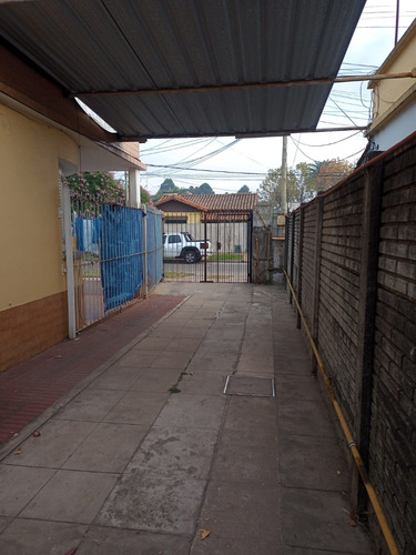 Casa Interna Con Dos Dormitorios A 6 Cuadras De La Estacion!!!