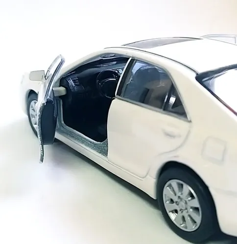 Miniatura Toyota Camry 1/43 Abre Portas Oficial | MercadoLivre