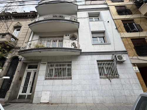Departamento De 2 Ambientes - 1° Piso Por Escalera - Caballito Norte - Bajas Expensas