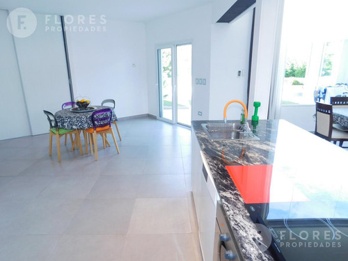 Flores Prop. Vende Casa - Ayres Plaza - Pilar