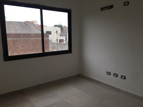 Imagen 12 de 18 de Departamento Tipo Casa En Permuta En Lanus Este
