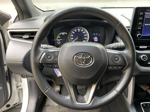 Imagen 8 de 16 de Toyota Corolla Cross Xe-i Hybrido 2022