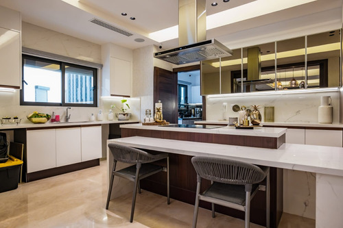 For Rent Apartamento De Lujo Amueblado Av. Anacaona Frente Al Mirador Sur 415m2 Con 4 Parqueos
