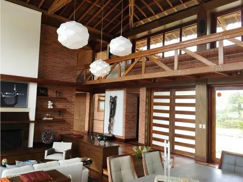 Casa De 2 Niveles En Parcelación, Vía El Escobero
