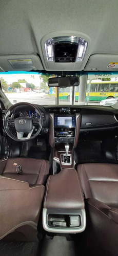 Toyota Sw4 At Srx 2.8 / 7 Asientos 2019 Permuto Financio