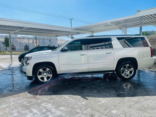 Imagen 6 de 15 de Chevrolet Suburban 2017 5.4 Premier Piel 4x4 At