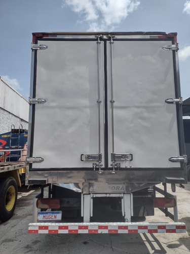 Imagem 10 de 13 de Scania P 310 8x2 2012 Baú Refrigerado Mugen Caminhões