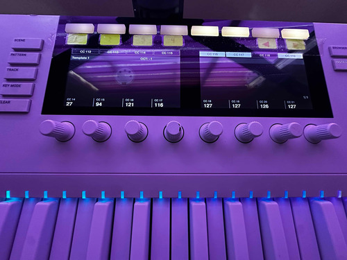 Komplete Kontrol S61 (+ Case) Retrospective Limited Edition (Usado)