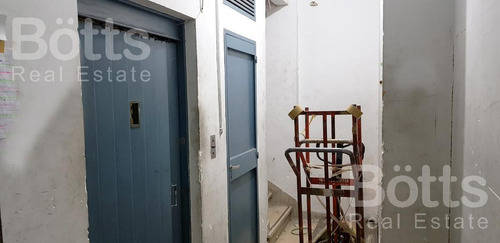 Imagen 6 de 8 de Alquiler De Amplio Depósito En Once