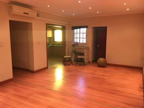 Imagen 7 de 22 de En Venta. Amplia Casa 2 Dorm, Quincho Con Parrilla Y Pileta.
