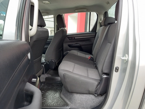 Imagen 10 de 16 de Toyota Hilux 2.4 Cd Dx 150cv 4x2 2019