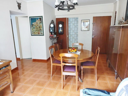 Venta Dpto. 3 Amb. Con Dependencia Y Balcon, Caballito