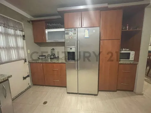 Town House En Yara Yara