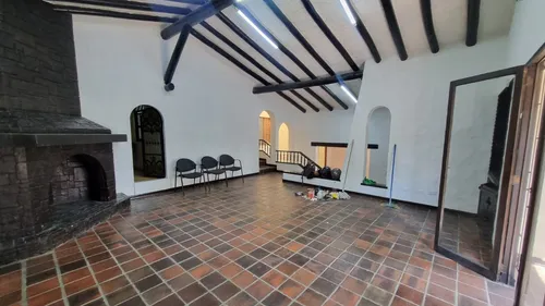 Casa Local Independiente Ubicada Entre Glorieta De Colombia Y Estacion Floresta