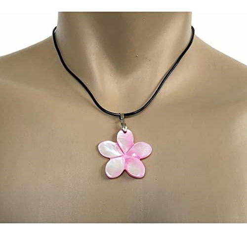 Collar De Concha Tallada A Mano Con Flor De Plumeria Rosa, J