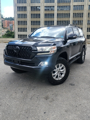 Imagen 4 de 12 de Toyota Land Cruiser 200