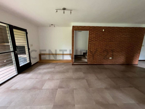 Calle 478 Entre 26 Y 27, City Bell | Duplex 2 Dormitorios.