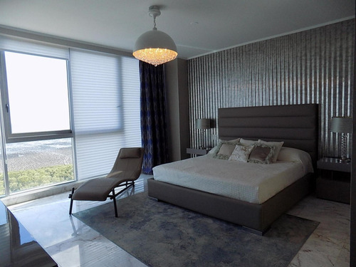 Venta De Apartamento En Ph Regalia, Costa Del Este 21-699
