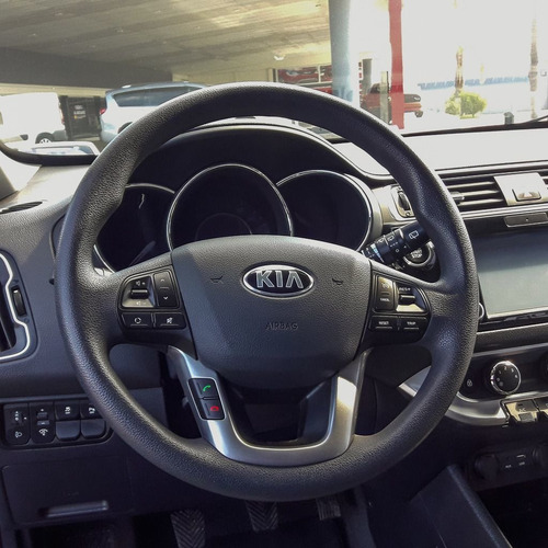 Imagen 9 de 15 de Kia Rio 2017 1.6 Hb Ex Mt