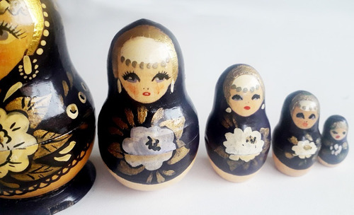 Mamushkas Rusas Pintadas A Mano Son 5 De 8 Y 2 Cm - C4 C