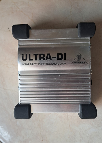 Caja Directa Behringer Ultra Di 100.