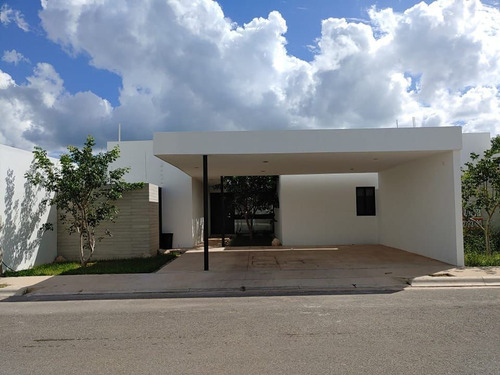 Casa  De Una Planta En Venta En Merida