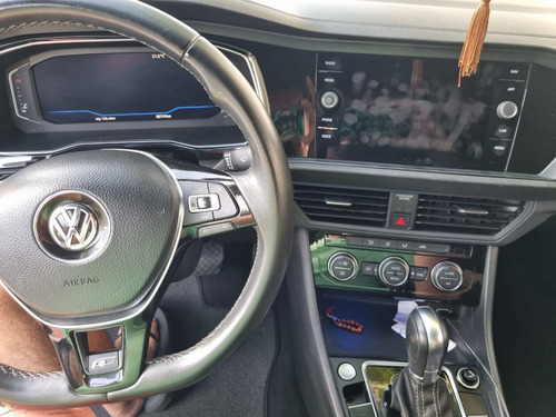 Volkswagen Jetta 1.4 R-line 250 Tsi Flex Aut. 4p