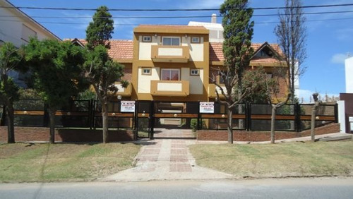 Imagen 1 de 8 de Alquilo Departamento 3 Amb. Cerca De La Playa. Villa Gesell.