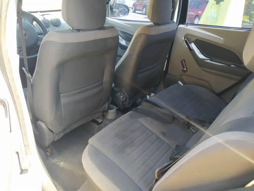 Imagen 19 de 19 de Toyota Etios Gnc