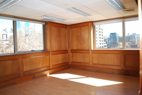 Imagen 1 de 6 de Arriendo Oficina (141m2) Metro El Golf