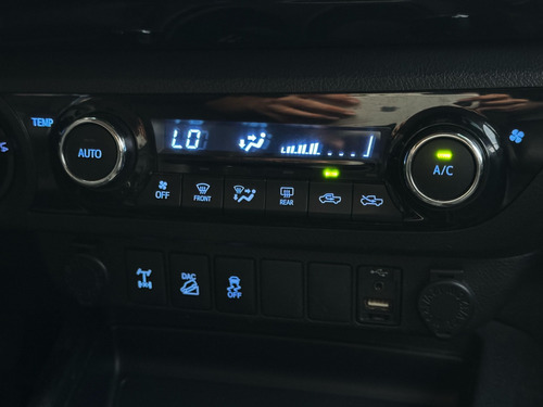 Toyota Hilux 2.8 SRX 4X4 CD 16V DIESEL 4P AUTOMÁTICO