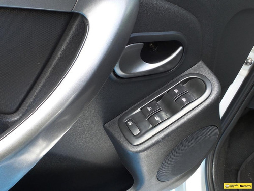 Imagen 20 de 25 de Renault Logan