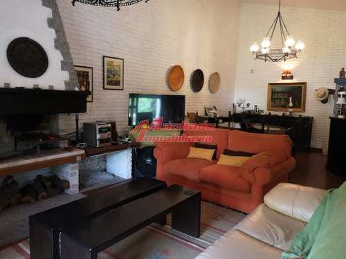 Casa En Zona Cantegril Ideal Para Vivir Todo El Año- Ref: 6343