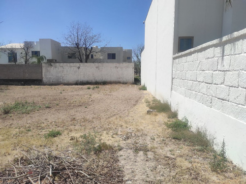 Se Vende Terreno Residencial En Virtudes Esq. Con Via De Santo Tomas, Las Trojes